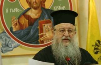 «Ανοίγουν τα καταστήματα την Κυριακή για να χτυπήσουν την εκκλησία»