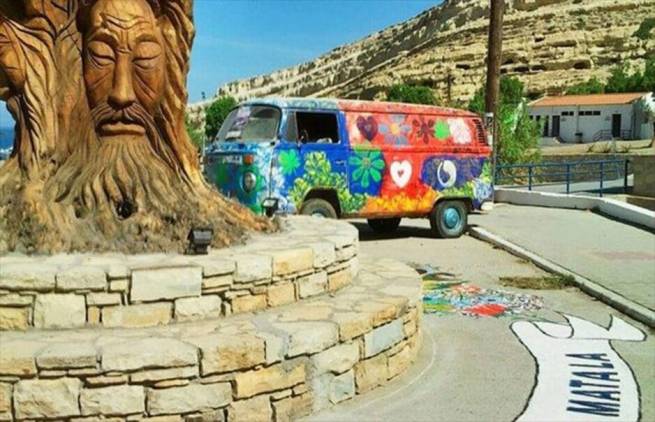 Hippie-Hippie Matala! Matala! «Εγίνηκε της π@τ@ν@ς!» (video)
