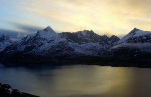 Η σιωπή, η μοναξιά κι η ελευθερία της Νορβηγίας σε ένα ταξίδι από ψηλά (video)