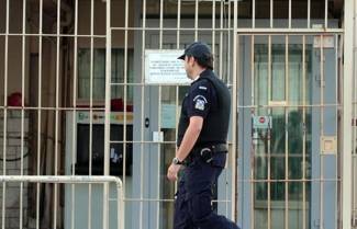 Σοκ για τον Καρέλι: Σταματήστε, θα τον σκοτώσουμε