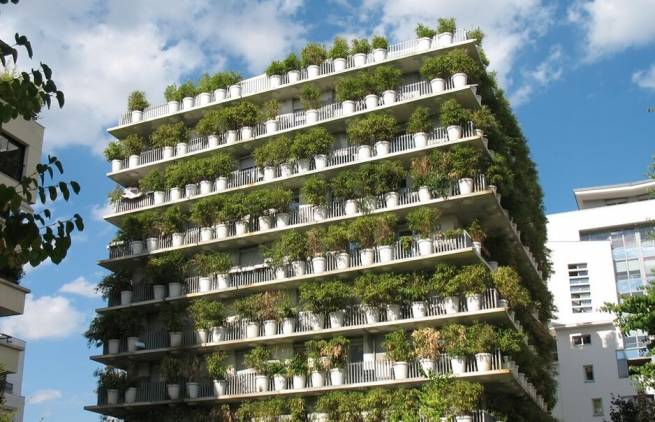 Flower Tower: Η πιο πράσινη πολυκατοικία του Παρισιού