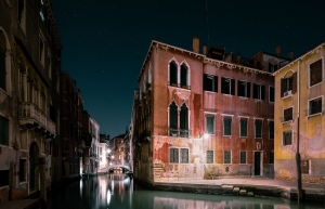 Βενετία: O Thibaud Poirier φωτογραφίζει την πόλη όταν «κοιμάται»
