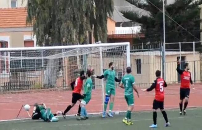 Ποδοσφαιριστής και... τζέντλεμαν! (video)